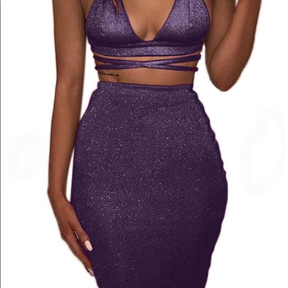 Two Piece - Picture 4 of 8